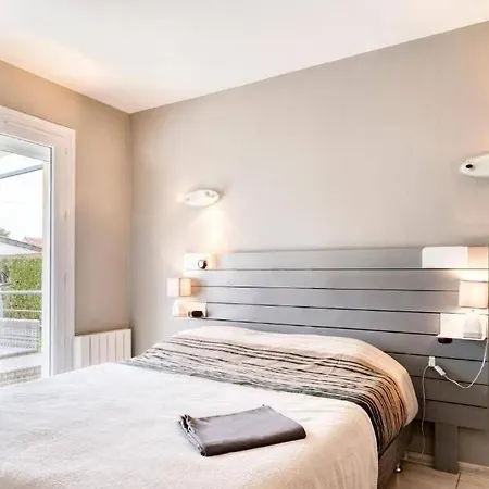 בית נופש Maison Avec Piscine Chaufee Couverte D'avril A Fin Octobre *