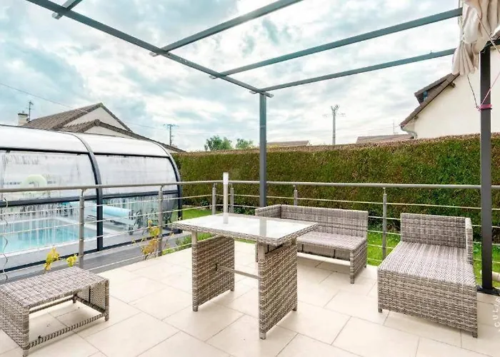 Maison Avec Piscine Chaufee Couverte D'avril A Fin Octobre